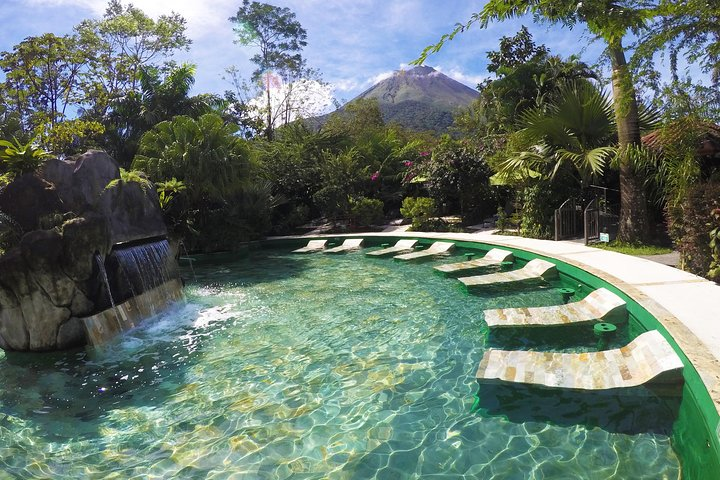 Palma Real pool and Arenal Volcano